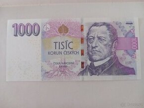 Bankovky - 4x100kč, 2x 200kč, 1x 1000kč