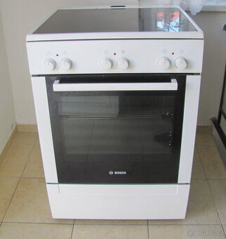 SKLOKERAMICKÝ SPORÁK BOSCH - 60CM - GRIL