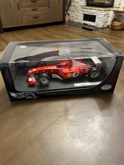 Ferrari F 2001 1:18