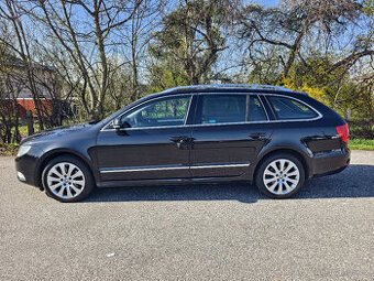 Škoda Superb 2.0 TDI, 103 kW elegance kombi, černá metalíza