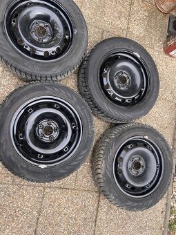 Sada kol Fabia Rapid 185/60 R15 86T XL Nokian vzorek 90%