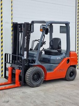 VZV Toyota 02-FD25, 2500kg, otoč, pozicionér, diesel