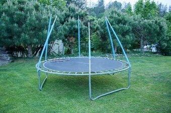Trampolína