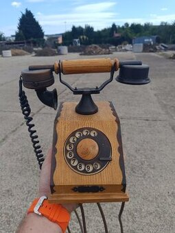 Prodám retro telefonní aparát Tesla, rok 1983