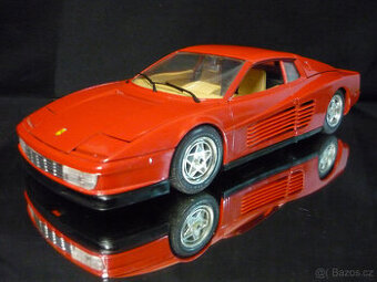 Ferrari Testarossa 1984 červené Bburago 1/18