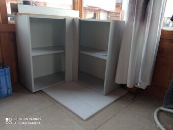 Závěsná skříňka kuchyňská rohová 80/80