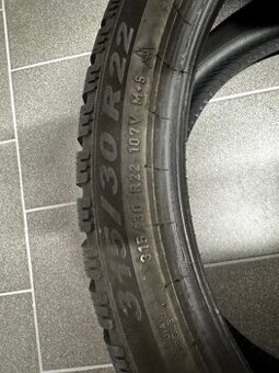 Zimní Pneu Pirelli Scorpion Winter 2 R22