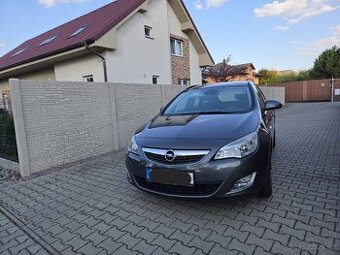 Opel astra j