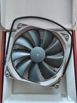 PC komponenty / HDD 640 GB + 3 ventilátory + 2 chladiče CPU