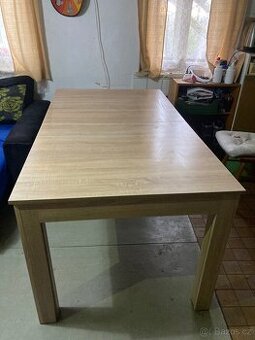 Velký rozkládací stůl