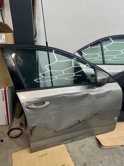 Právě přední dveře na Škoda octavia 3 facelift bourane