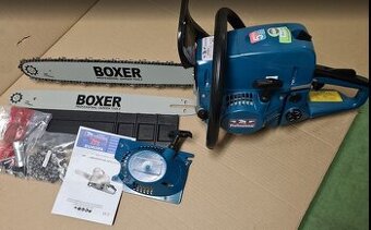 Benzinová řetězová pila.