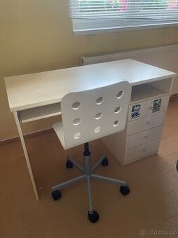 Psací stůl a židle