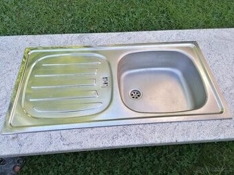 Kuchyňska deska s dřezem