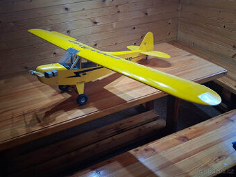 RC letedlo Piper j-5