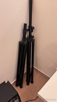 Stojany na velké reproduktory