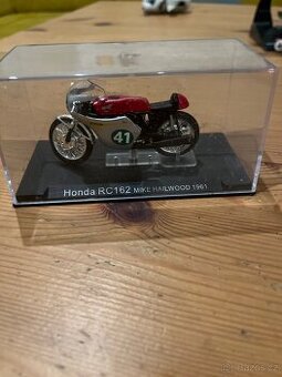 Model motorky Honda RC162 mike hailwood1961
