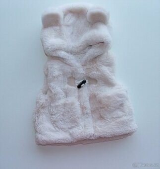 M185 Chlupatá dívčí vesta s kapucí vel. 62, Nutmeg