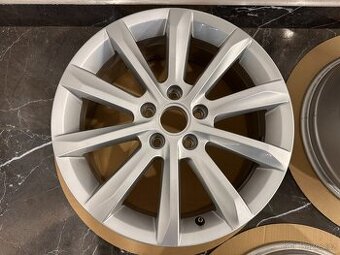 original kolesa VW Passat r17 5x112 Helsinky