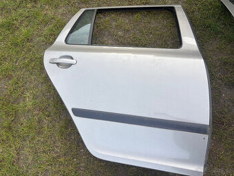 PRAVÉ ZADNÍ DVEŘE OCTAVIA 2