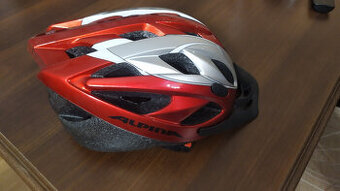 cyklistická přilba