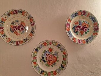 Retro sada 3 talířů – Světlá chodská keramika (Chodovia Klen