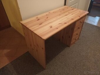 Psací stůl a komoda