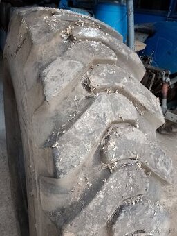 Prodám pneu 14-24 - 1