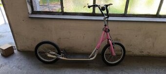 Dívčí koloběžka