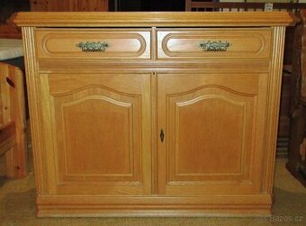 Rustikální komoda - masiv ( Dub ) - Výborný stav