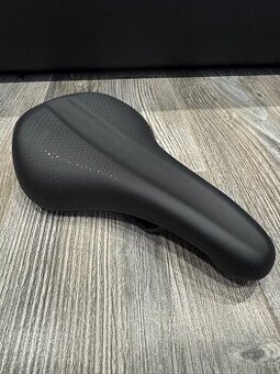 Prodám nové sedlo TREK