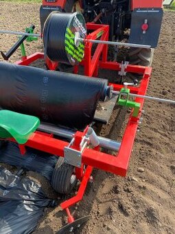 Pokladač folie a kapkové závlahy nový