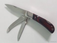 Lovecky nuz z vyvrhovakem zaviraci