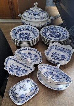 Dubí jídelní souprava