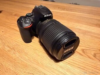 Nikon D5600 + dva objektivy