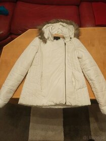 Zimní bunda bílá s kožíškem