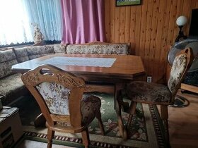 Rohová lavice dřevěná, stůl jídelní a 2 židle