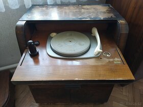 Starožitný gramofon
