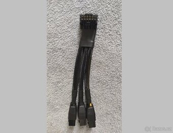 3x PCIe 8-pin -> Nvidia gpu 12WHPWR napájeci adaptér (90°)