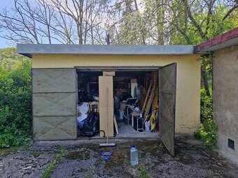 Pronájem velké garáže 29 m2 s el. Solenice, Příbram