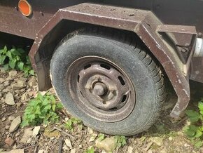 Přívěs za auto