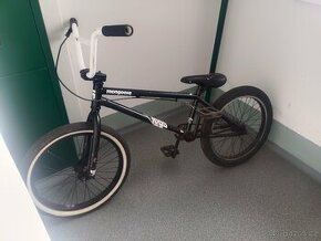BMX zn. Mongoose logo