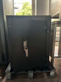 Trezor tmavý 63,5x51,5x82cm