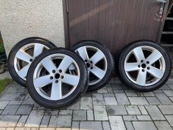 Použitá sada 17" litých kol z VW Passat B6 + letní pneu