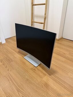 Prohnutý monitor HP Curved 27”