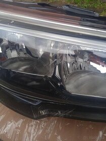 Prodám právě přední světlo Opel crosland