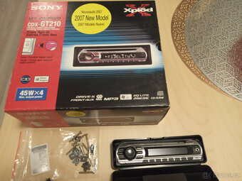 Sony CDX-GT210