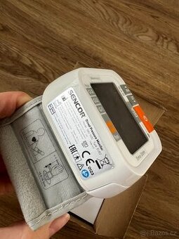 Měřič tlaku (tonometr)