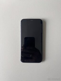 Apple iPhone 11 64GB – černý, plně funkční, 73 % baterie