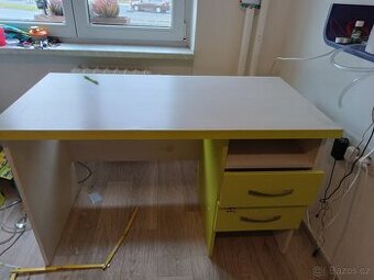 Psací stůl
